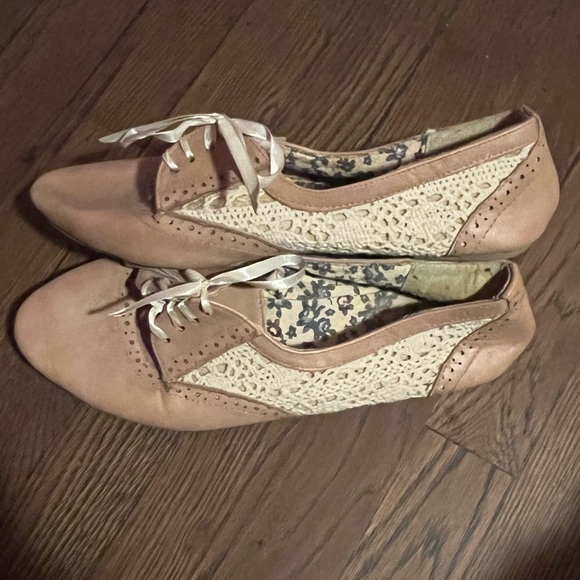 Maurices Shoes - Picture 3 of 5